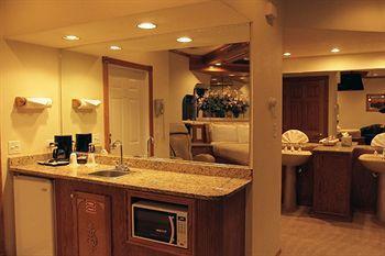 Sybaris Pool Suites Mequon Brown Deer Bagian luar foto