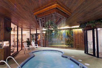 Sybaris Pool Suites Mequon Brown Deer Bagian luar foto